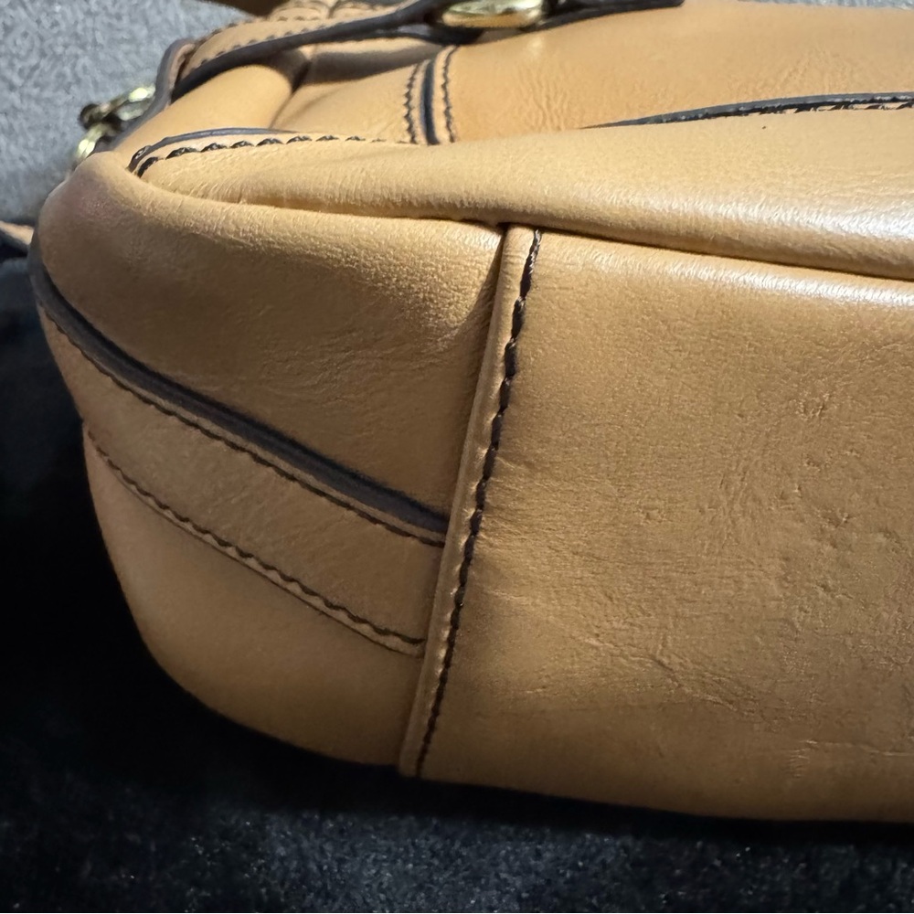 Etienne Aigner Cynthia Collection style 72111 preowned leather shoulder bag - Picture 6 of 11